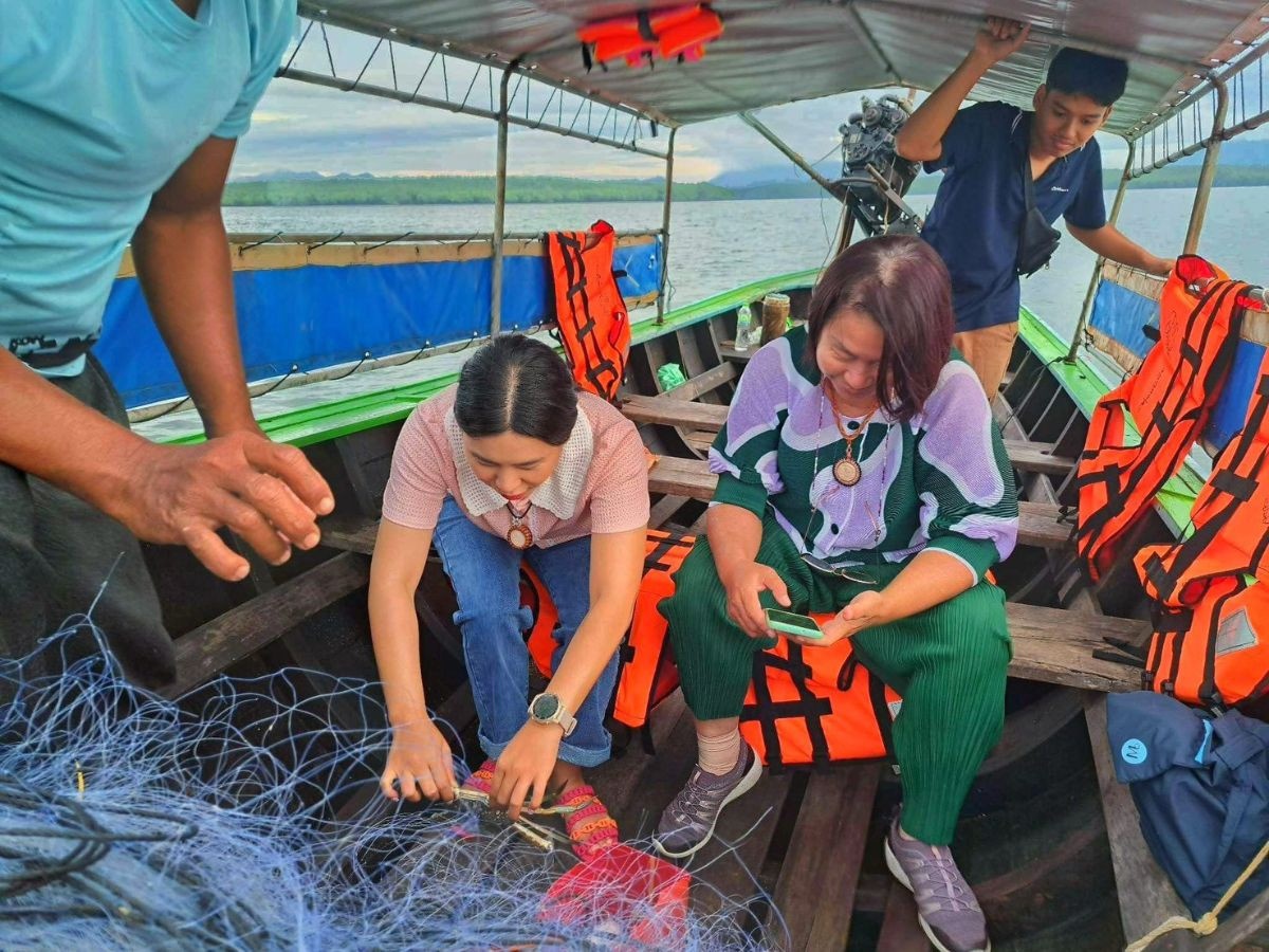 Crabs, Mangrove, Koh Po + Old Town – Local Style Tour - Photo 1