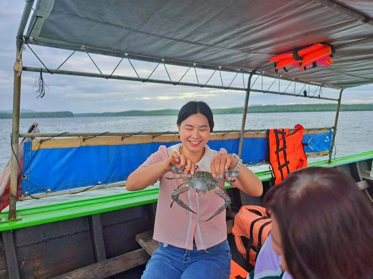 Crabs, Mangrove, Koh Po + Old Town – Local Style Tour - Photo 2